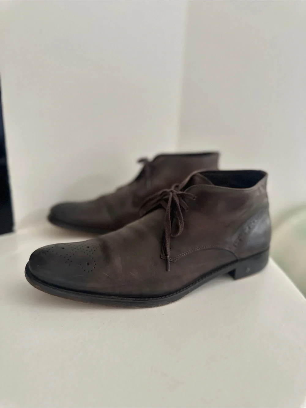JOHN VARVATOS Men’s Leather Chukka Boots Brown Size 11